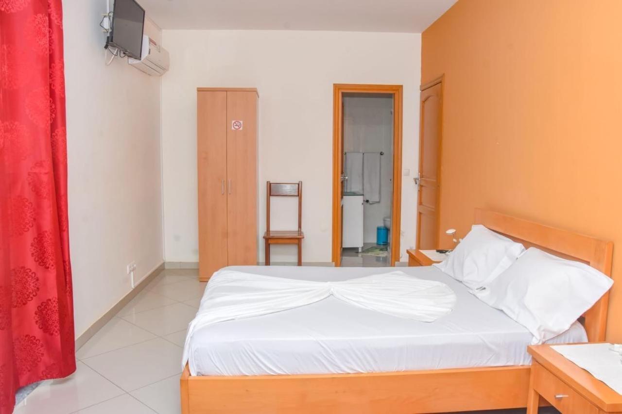 Paris Hotel Praia Dış mekan fotoğraf